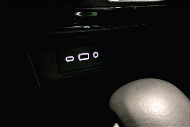 Used 2022 Buick Encore GX Preferred w/ Cold Weather Comfort Package AWD/4WD image 34