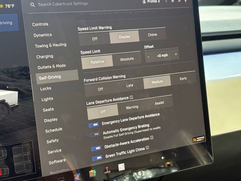 Used 2024 Tesla Cybertruck AWD Crew Cab image 18