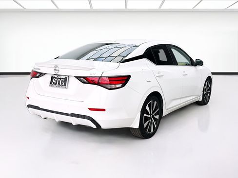 Used 2022 Nissan Sentra SV w/ SV Premium Package FWD image 4