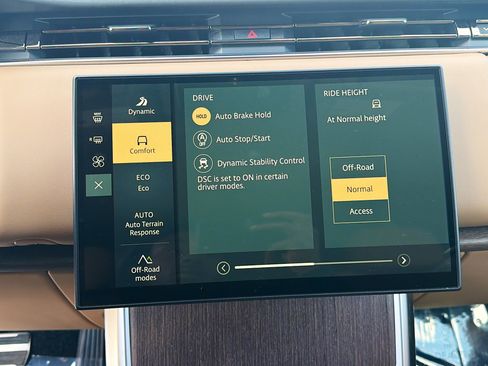 Used 2025 Land Rover Range Rover SE image 31