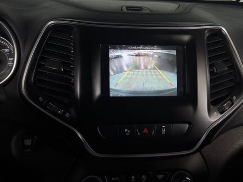 Used 2020 Jeep Cherokee Latitude Lux w/ Comfort/Convenience Group AWD/4WD image 17