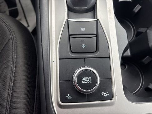 Used 2022 Ford Explorer XLT AWD/4WD image 23