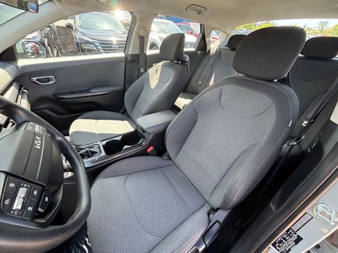 Used 2025 Kia K4 LXS FWD image 35