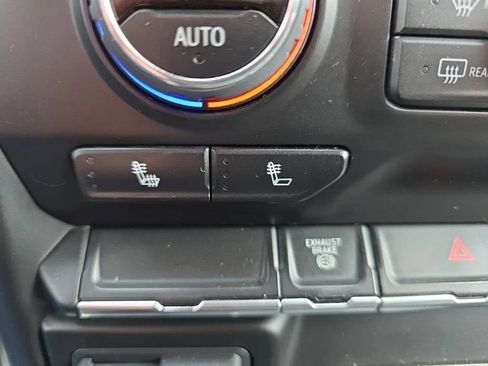 Used 2022 Chevrolet Silverado 2500 LT w/ Convenience Package image 27