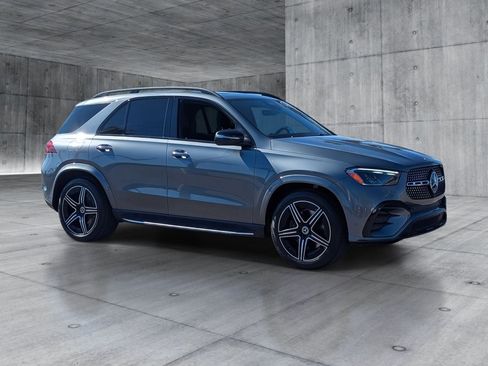 Used 2025 Mercedes-Benz GLE 350 4MATIC w/ AMG Line Exterior image 7