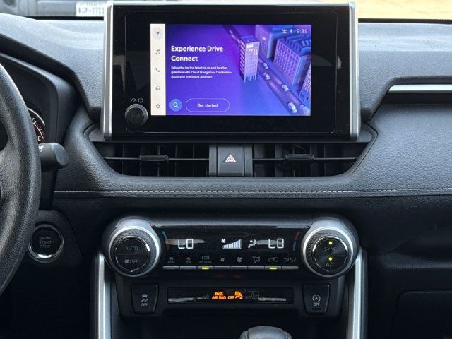 Used 2025 Toyota RAV4 XLE FWD image 17