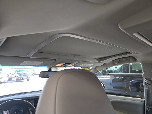 Used 2015 Toyota Sienna XLE Premium FWD image 13