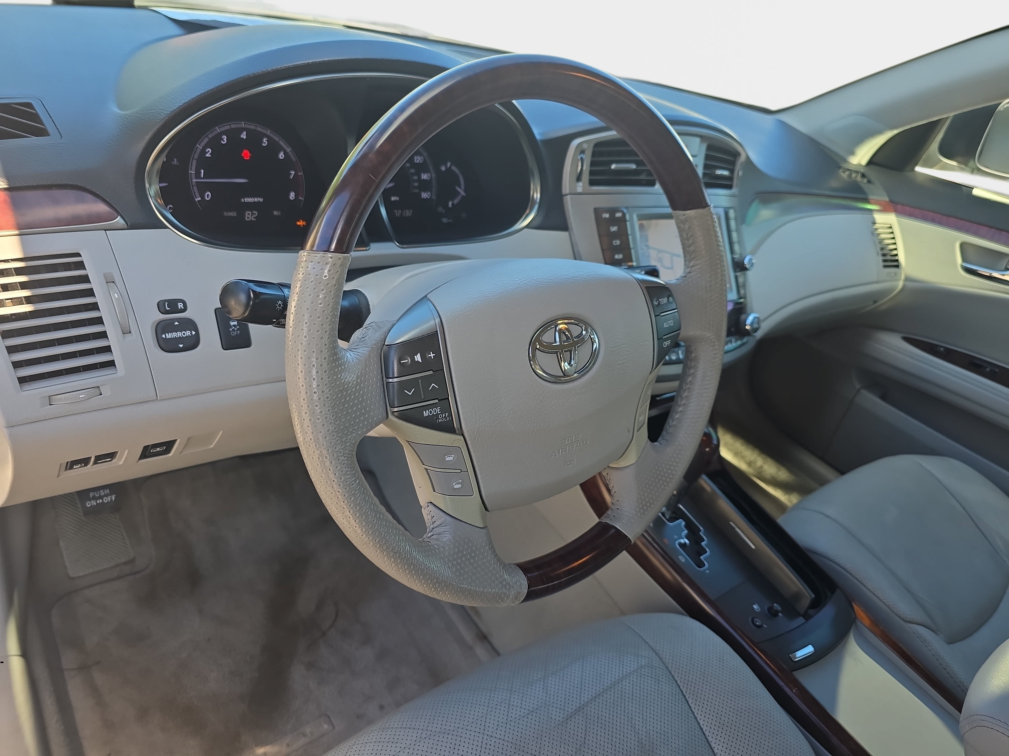 Used 2012 Toyota Avalon Limited FWD image 15
