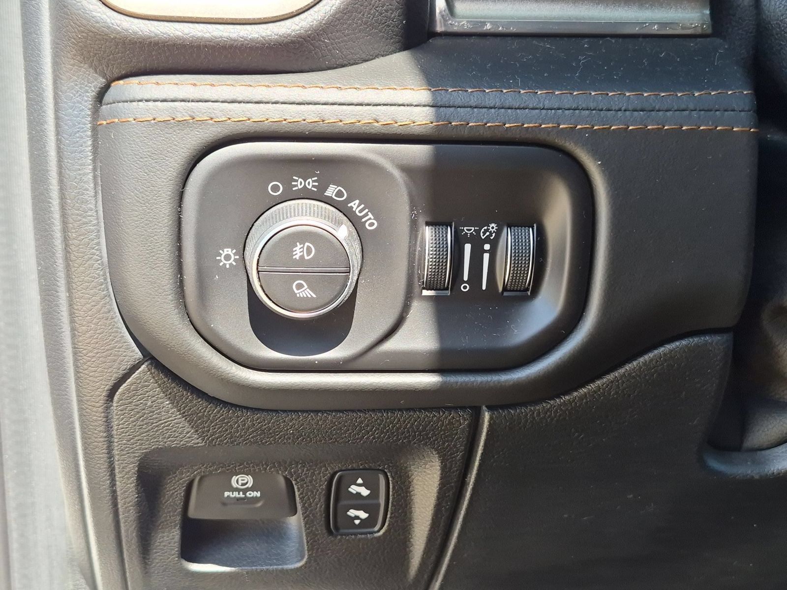 Used 2019 RAM 1500 Limited AWD/4WD image 22