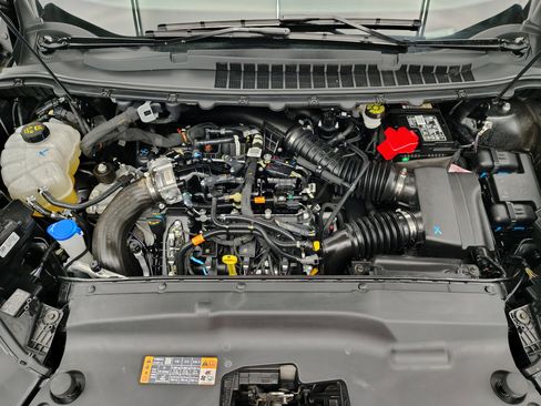 Used 2023 Ford Edge ST image 32