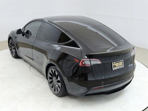 Used 2023 Tesla Model Y Performance image 17