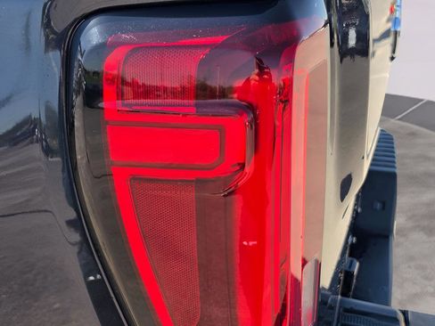 Used 2024 GMC Sierra 1500 AT4 w/ Technology Package AWD/4WD image 36