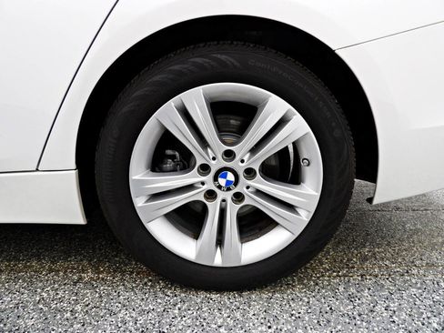 Used 2017 BMW 330i Sedan RWD image 19