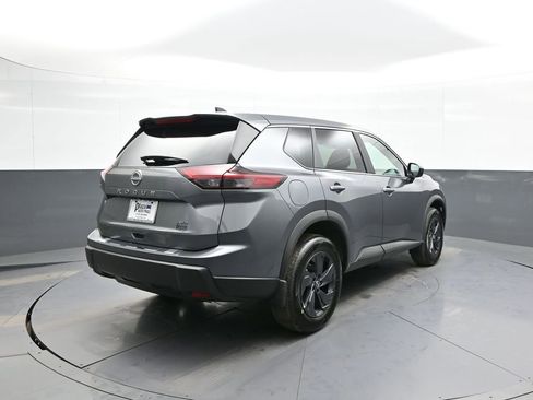 Used 2026 Nissan Rogue SV w/ Cold Weather Package image 6