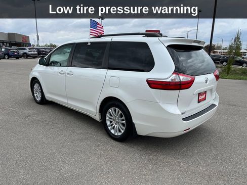 Used 2016 Toyota Sienna XLE FWD image 5