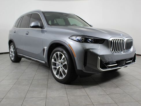 New 2026 BMW X5 xDrive50e image 7