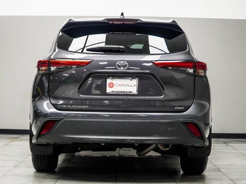 Used 2022 Toyota Highlander XLE image 11