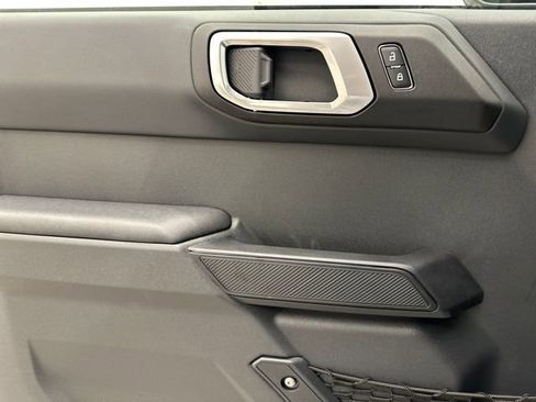 New 2025 Ford Bronco 4-Door image 32