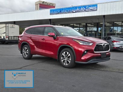 Used 2021 Toyota Highlander XLE