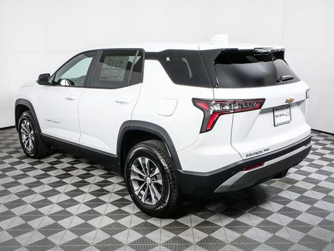 New 2026 Chevrolet Equinox LT image 3