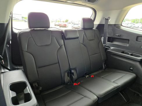 Used 2023 Kia Telluride S FWD image 26