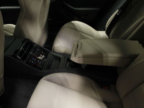 Used 2025 Porsche Panamera 4 image 48