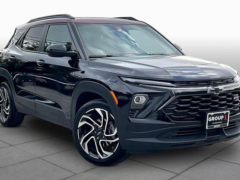 Used 2025 Chevrolet TrailBlazer RS w/ Convenience Package AWD/4WD image 3