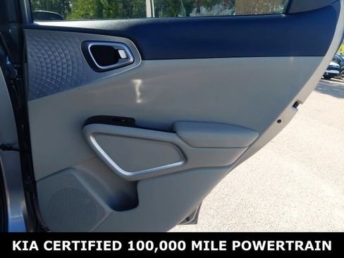 Used 2025 Kia Soul LX w/ LX Technology Package FWD image 24