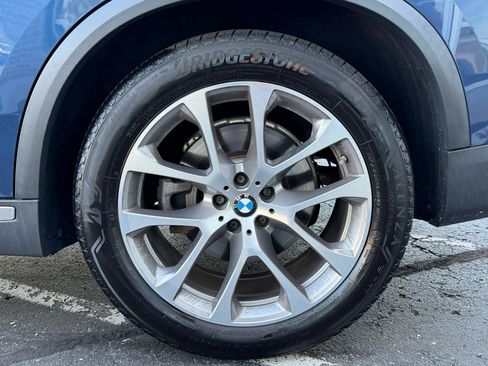 Used 2019 BMW X5 xDrive50i w/ Premium Package 2 AWD/4WD image 38