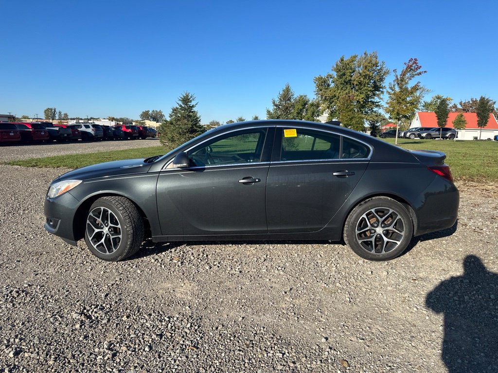 Used 2017 Buick Regal Sport Touring FWD image 7