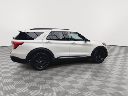 Used 2022 Ford Explorer XLT w/ Equipment Group 202A image 40