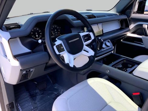 Used 2023 Land Rover Defender 110 SE AWD/4WD image 18