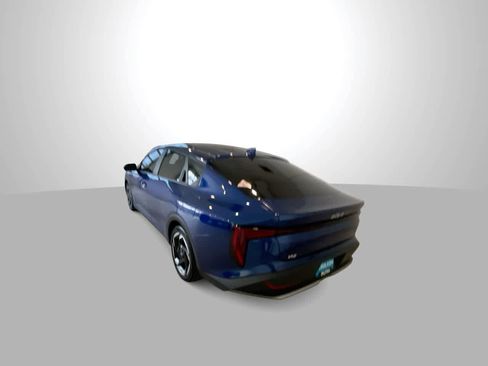 Used 2025 Kia K4 EX image 6