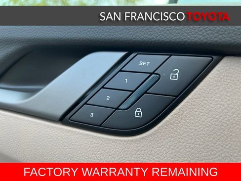 Used 2025 Porsche 911 Carrera image 37