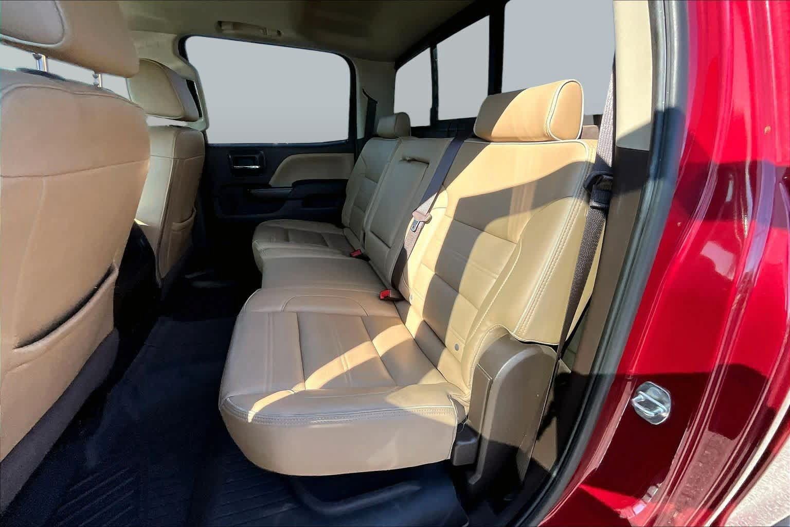 Used 2018 GMC Sierra 2500 Denali w/ Duramax Plus Package AWD/4WD image 18