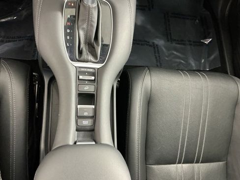 Used 2023 Honda HR-V EX-L image 17