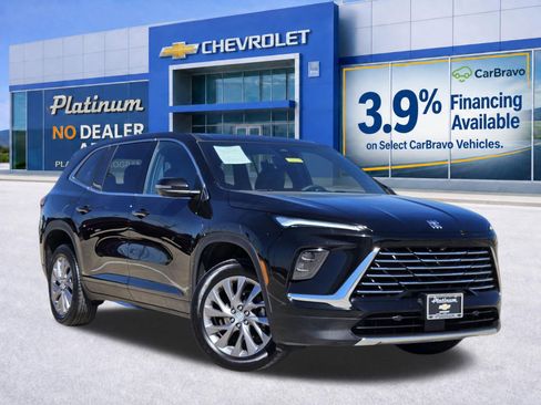 Used 2025 Buick Enclave Preferred FWD image 1