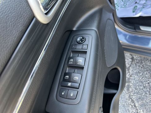 Used 2021 Jeep Grand Cherokee Limited w/ Trailer Tow Group IV AWD/4WD image 16