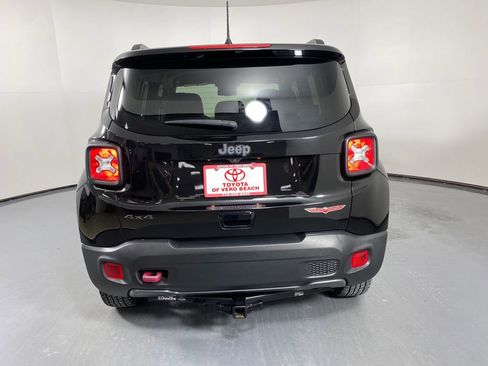 Used 2022 Jeep Renegade Trailhawk image 5