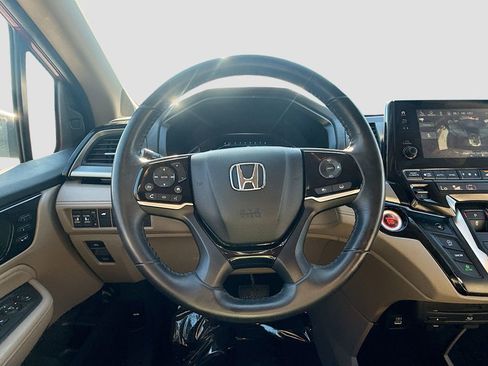 Used 2023 Honda Odyssey Touring image 11