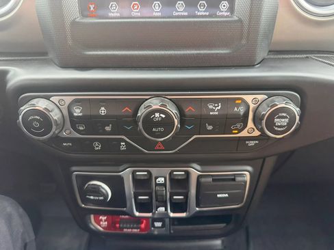 Used 2020 Jeep Wrangler Unlimited Rubicon w/ Dual Top Group AWD/4WD image 20