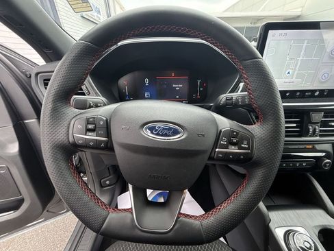 Used 2023 Ford Escape ST-Line w/ Tech Pack #1 image 11