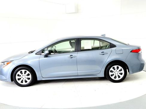 Used 2023 Toyota Corolla LE w/ Carpet Mat Package (TMS) FWD image 3