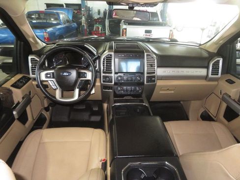 Used 2017 Ford F250 Lariat w/ Lariat Value Package image 43