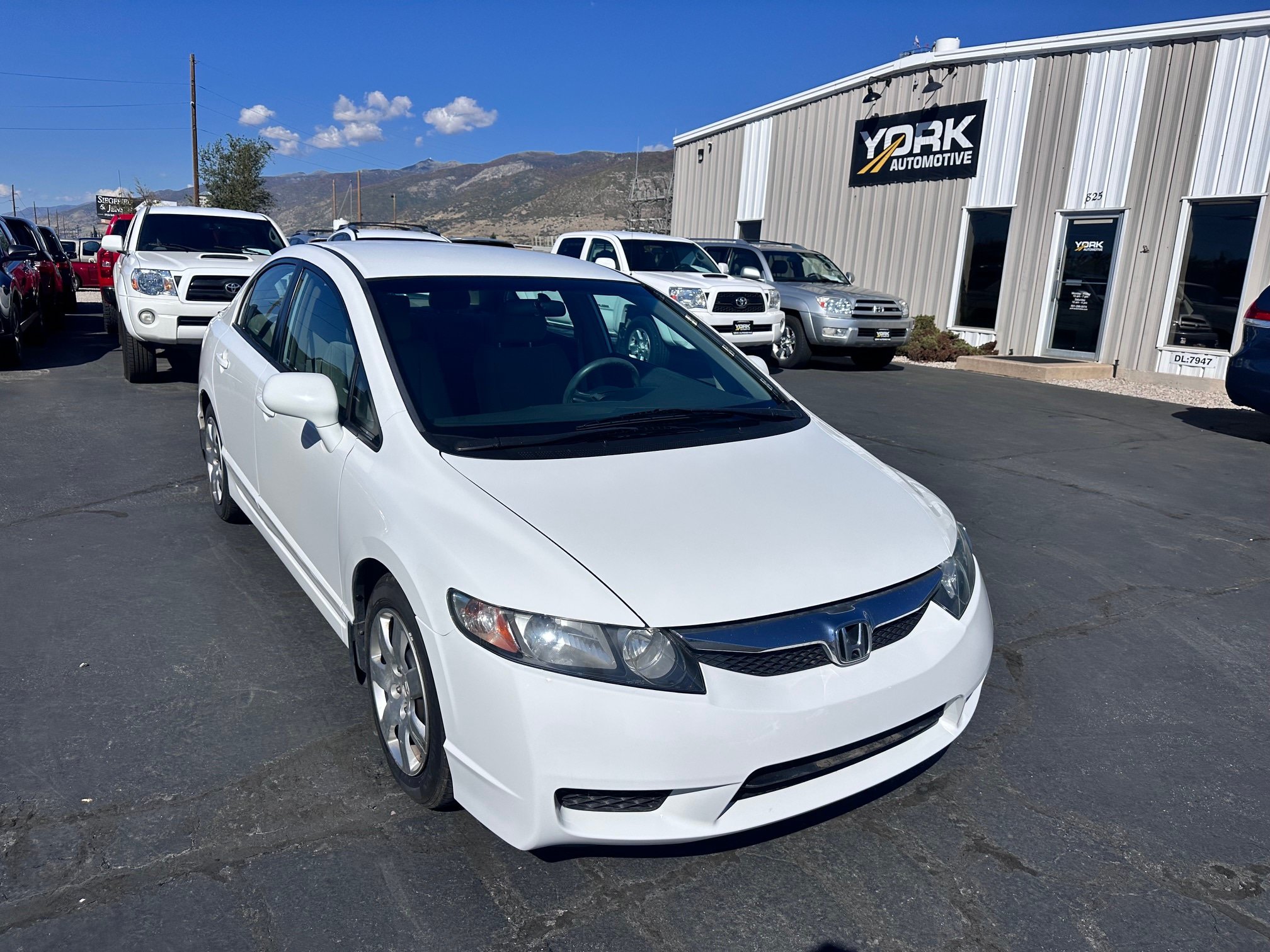 Used 2010 Honda Civic LX image 1