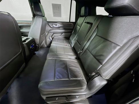 Used 2022 Chevrolet Suburban Z71 image 21