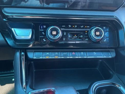 Used 2022 GMC Sierra 1500 AT4 image 16