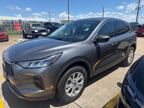Used 2024 Ford Escape Active w/ Tech Pack #1 AWD/4WD image 3