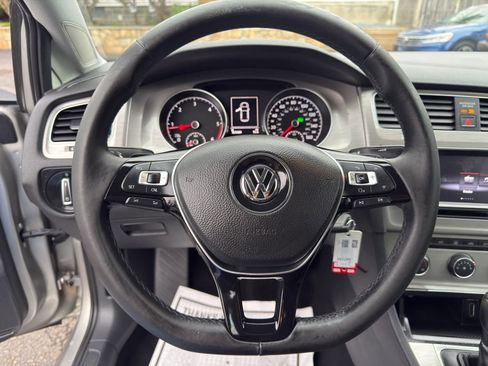 Used 2015 Volkswagen Golf TDI S FWD image 25
