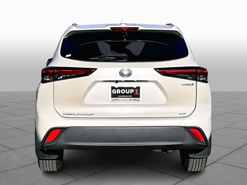 Used 2021 Toyota Highlander XLE image 4